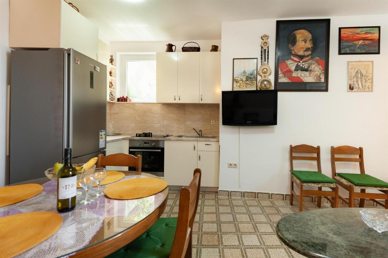 Apartments Antonija Omiš Екстериор снимка