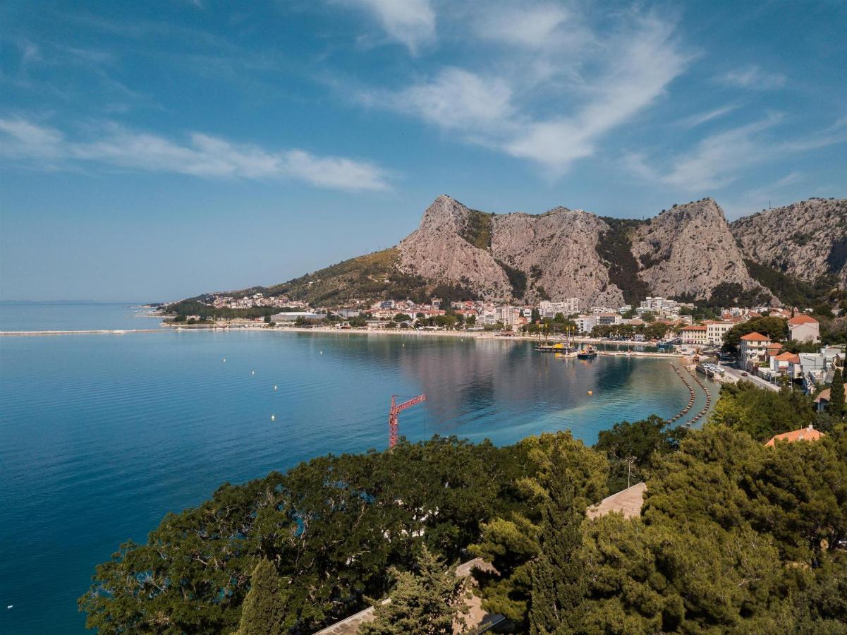 Apartments Antonija Omiš Екстериор снимка