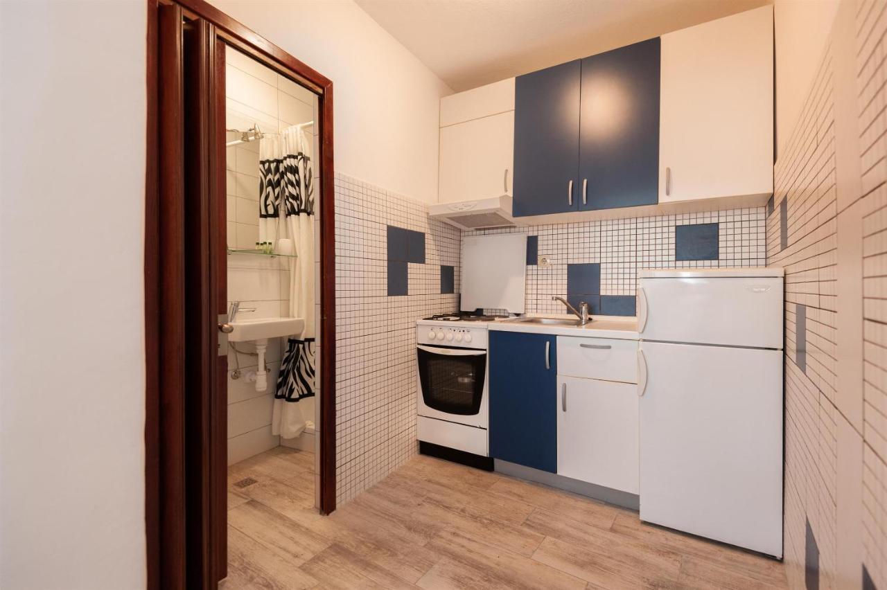 Apartments Antonija Omiš Екстериор снимка