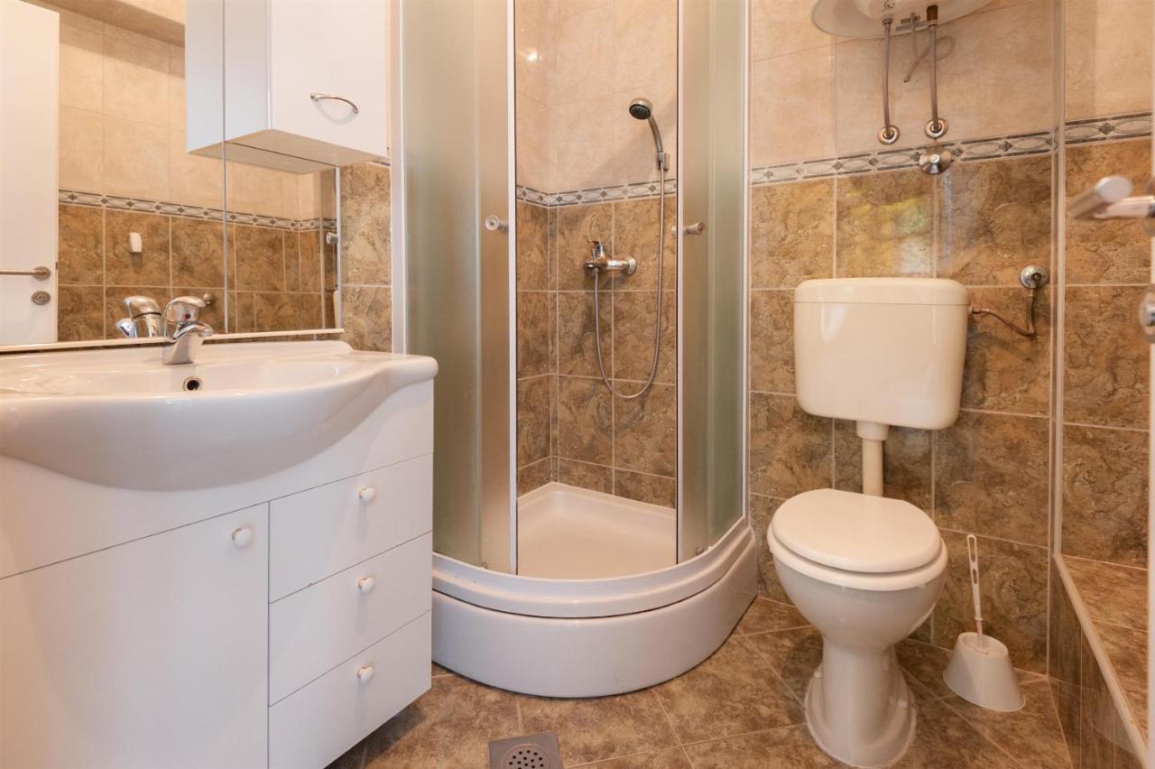 Apartments Antonija Omiš Екстериор снимка