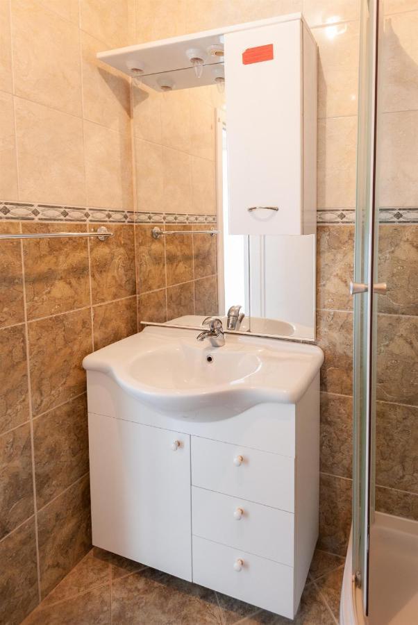 Apartments Antonija Omiš Екстериор снимка