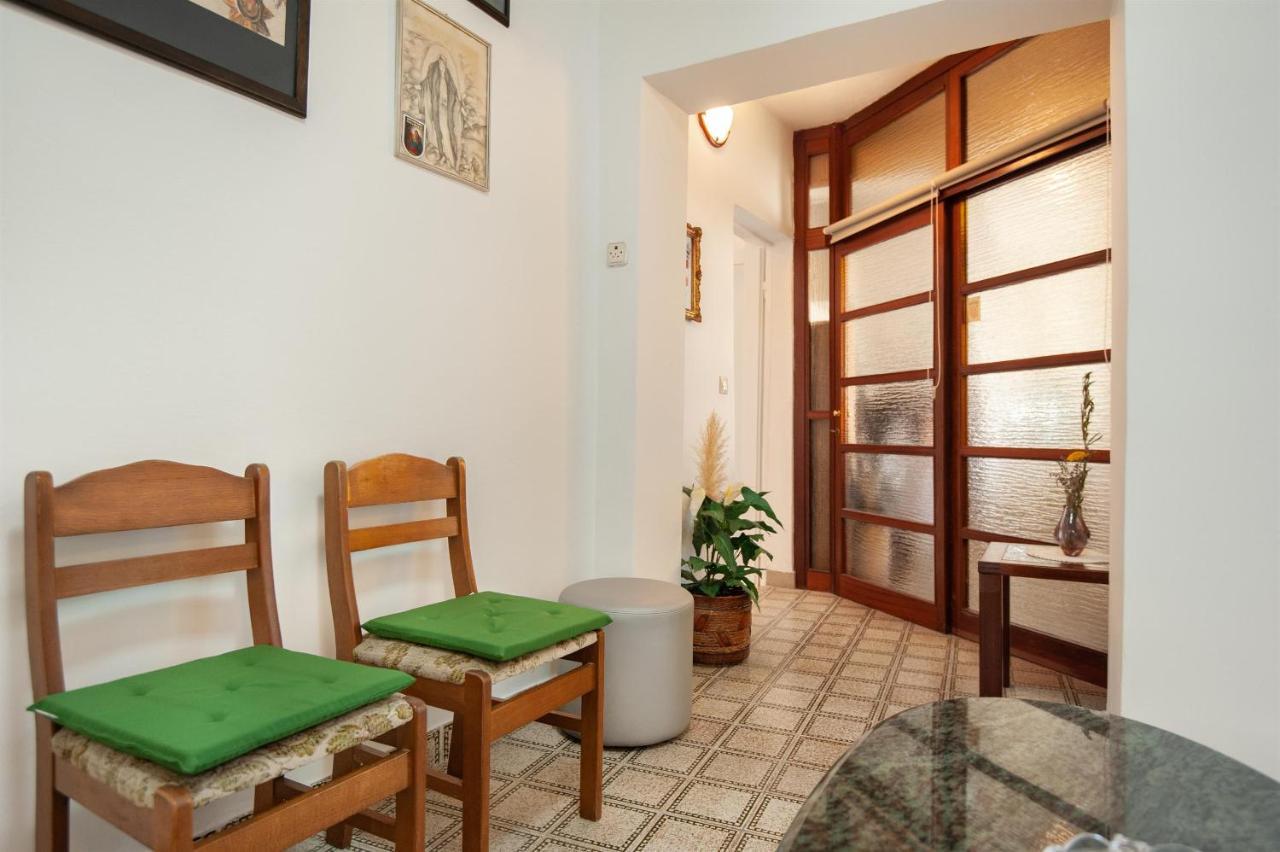 Apartments Antonija Omiš Екстериор снимка