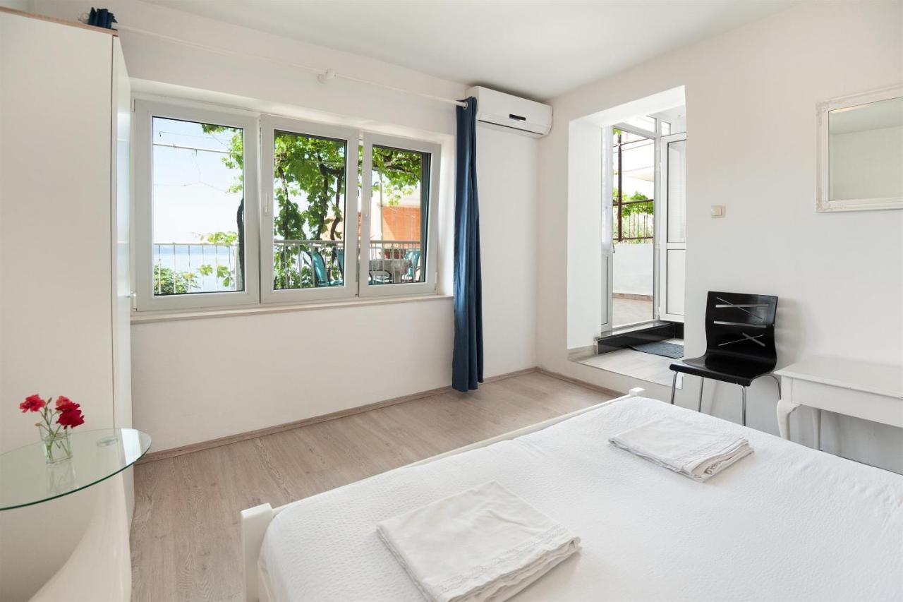 Apartments Antonija Omiš Екстериор снимка
